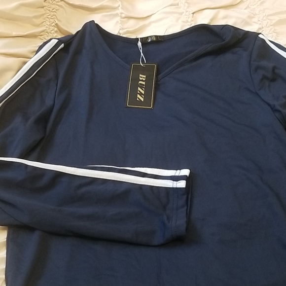 Top - Picture 2 of 3